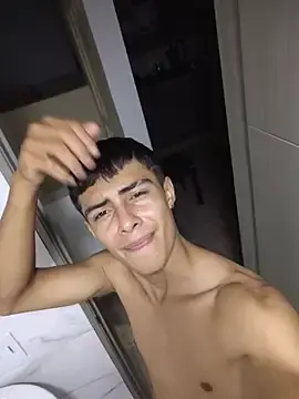 Stripchat Watch Live Sex Cams of Bruno_fox