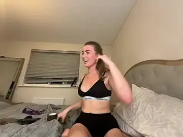 Stripchat Sex Cam of lola_raeXX