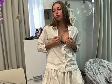 Stripchat Live Sex Cam of selena_favn