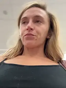 Stripchat Free Live Porn of lunagirl13