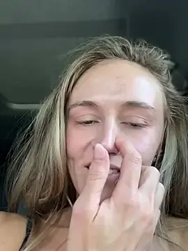 Stripchat Sex Cam of lunagirl13