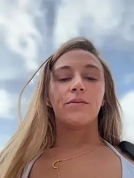 Stripchat Sex Cam of lunagirl13