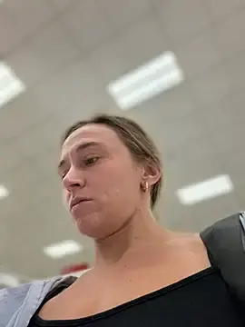 Stripchat Free Porn Cam of lunagirl13