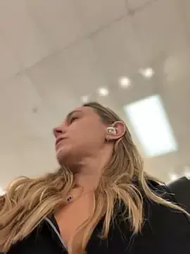 Stripchat Live Sex of lunagirl13