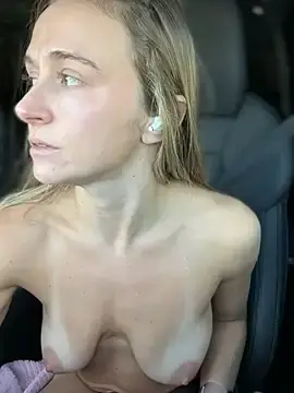 Stripchat Nude Webcam of lunagirl13