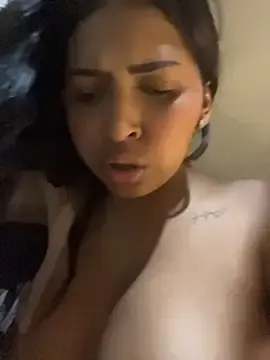 Stripchat Watch Live Sex Cams of Milanyvero_