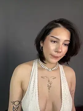 Stripchat Adult Webcam of LoraShines