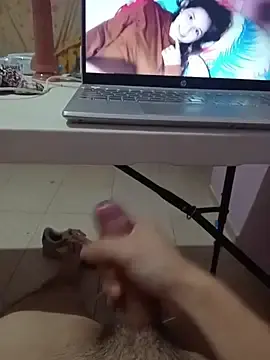 Stripchat Free Porn Cam of Carlitos7381