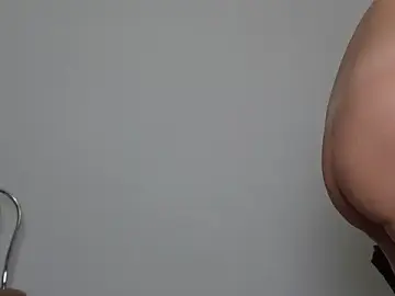 Stripchat Live Sex Cam of b0uncingb00bs