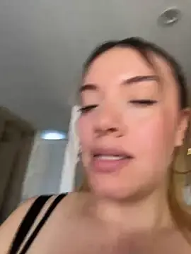 Stripchat Live Sex Cam of valery_mora