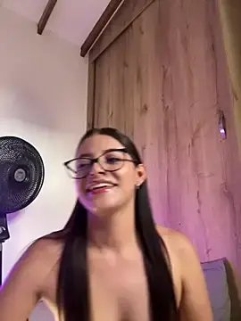 Stripchat Free Porn Cam of Arilw