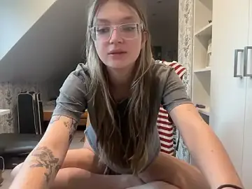 Stripchat Adult Webcam of NikaCyberslut