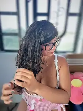 Stripchat Free Live Porn of Simone_Miller