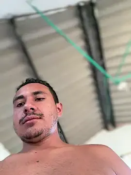 Stripchat Watch Live Sex Cams of Simone_Miller