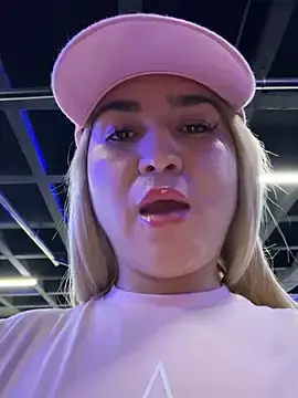 Stripchat Adult Webcam of violet-grey
