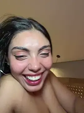 Stripchat Live Sex Cam of zui_lu