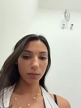 Stripchat Free Porn Cam of -_MiaQueen_-