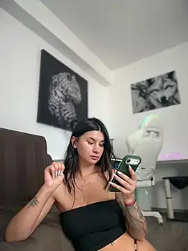 Stripchat Live Sex of DramaQueen__