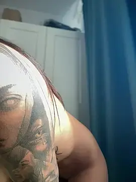 Stripchat Live Porn of DramaQueen__