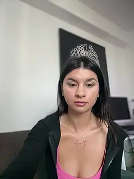 Stripchat Live Porn of DramaQueen__