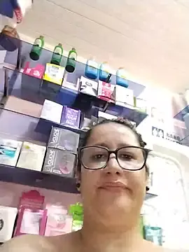 Stripchat Sex Cam of keilymadam