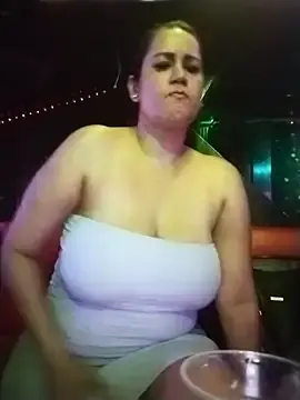 Stripchat Live Sex Cam of keilymadam
