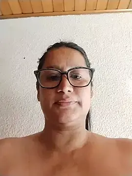 Stripchat Live Sex Cam of keilymadam