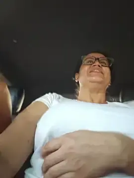 Stripchat Sex Cam of keilymadam