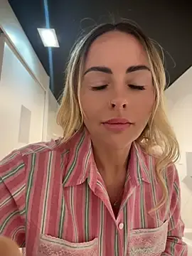 Stripchat Live Porn of EmaSalis