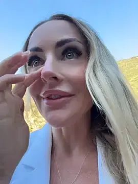 Stripchat Live Porn of EmaSalis