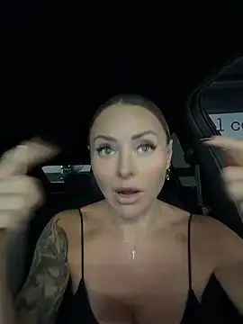 Stripchat Sex Cam of EmaSalis