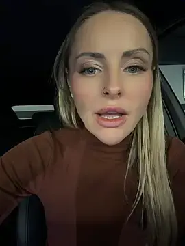Stripchat Live Sex Cam of EmaSalis