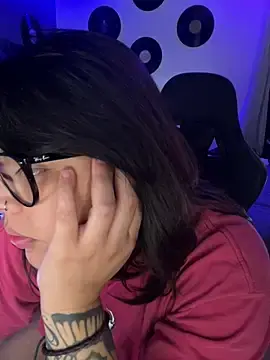 Stripchat Free Live Porn of miacanela_xo