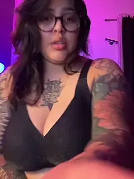 Stripchat Free Porn Cam of miacanela_xo