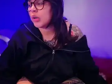 Stripchat Free Live Porn of miacanela_xo
