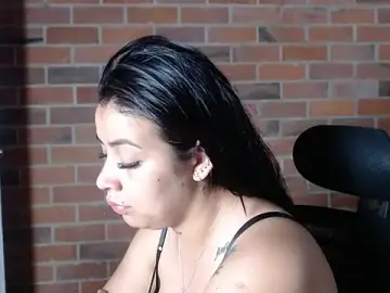 Stripchat Free Porn Cam of salome__hills1