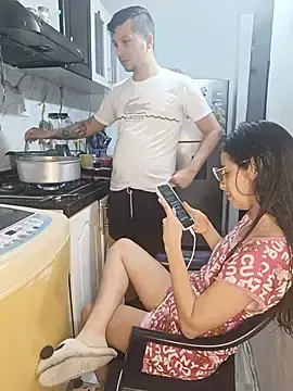 Stripchat Free Porn Cam of kingofqueenxxx