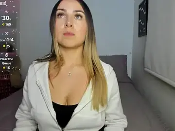 Stripchat Live Sex Cam of sophie_morenoo