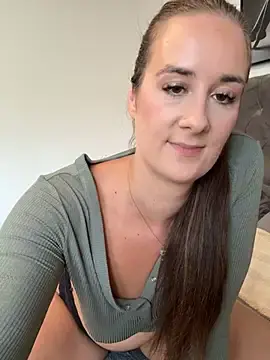 Stripchat Live Sex Cam of EllaMae