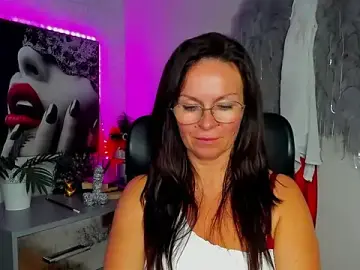 Stripchat Sex Cam of HelenLuxx
