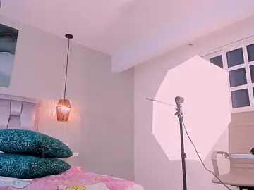 Stripchat Sex Cam of Naty_peachh