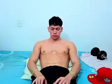 Stripchat Free Live Porn of Luke_Muscle