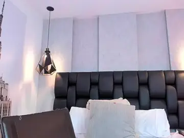 Stripchat Live Sex Cam of Samantha_hotly