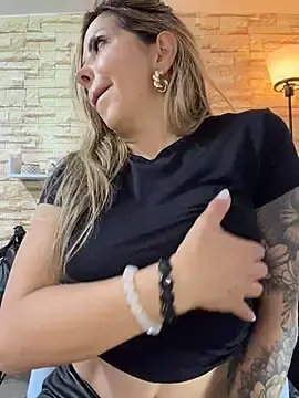 Stripchat Free Porn Cam of _Abril-Office1