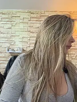 Stripchat Sex Chat of _Abril-Office1