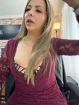Stripchat Free Porn Cam of _Abril-Office1