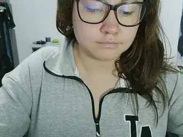 Stripchat Live Sex of curly_greeneyed