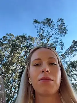 Stripchat Free Porn Cam of streetdoll