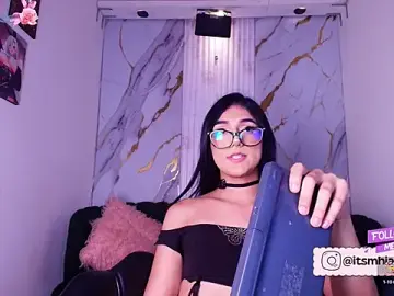 Stripchat Nude Webcam of Mhiaa_Sweet