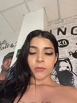 Stripchat Adult Webcam of ArieliciousXXX